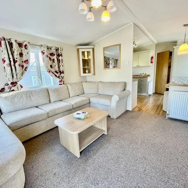 Idyllic mobile home in beautiful surroundings、Porchfieldのホテル