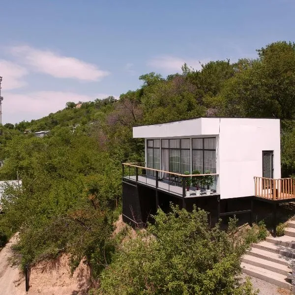 Домик 1 Kok Tobe Village, hotell i Almaty