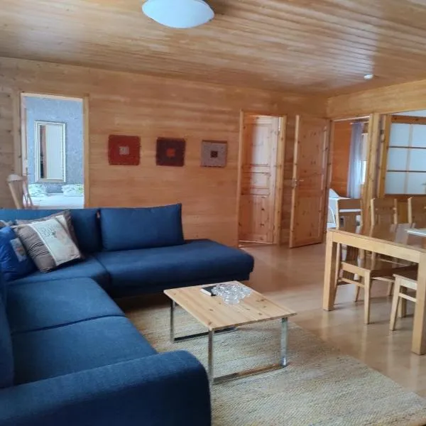 Lake Cottage Jänisvaara, hôtel à Kolinkylä