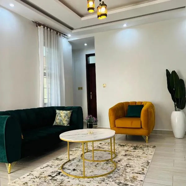 Entire Furnished Apartment Unit in Kira, hotel em Kira