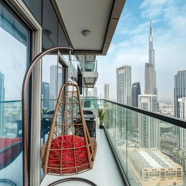ALiving Luxe 2BR with Burj Khalifa view Infinity Pool Midtown-4704, hotel in Dubai