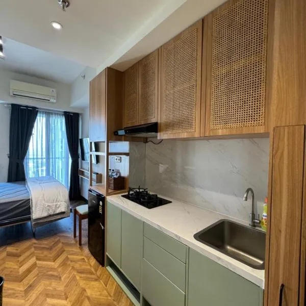 Studio Amor Apartemen Pakuwon City Mall BACA DESKRIPSI, hotel in Surabaya