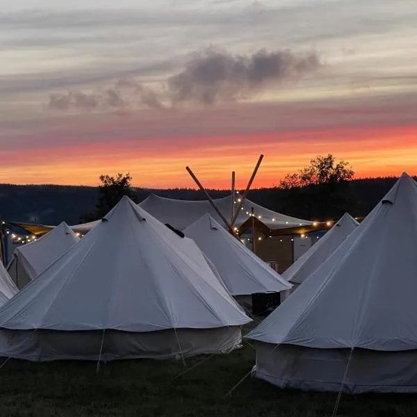 GrandPrixCamp closest to the track including track view, hotel in Stavelot