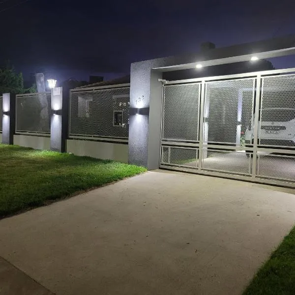 BAHIA BLANCA-BARRIO PARQUE، فندق في باهيا بلانكا