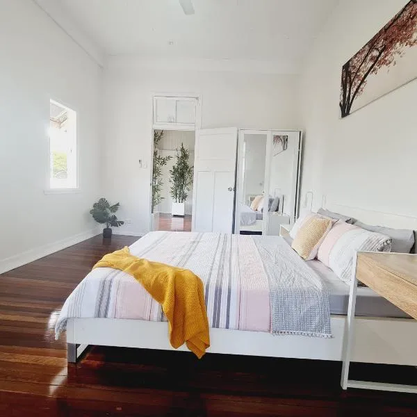 메리버러에 위치한 호텔 Exclusive location - 3-bedroom Unit in Maryborough CBD, 10ppl