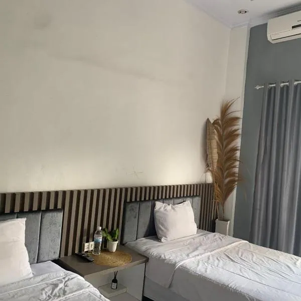 Oemah Ratu Hostel Syariah RedPartner, hotel in Bandar Lampung