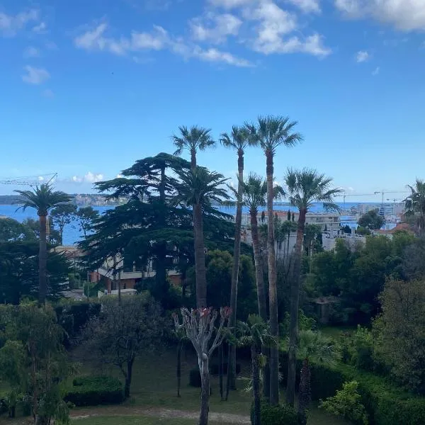 Appartement vue sur mer, proche Croisette, hotel in Cannes