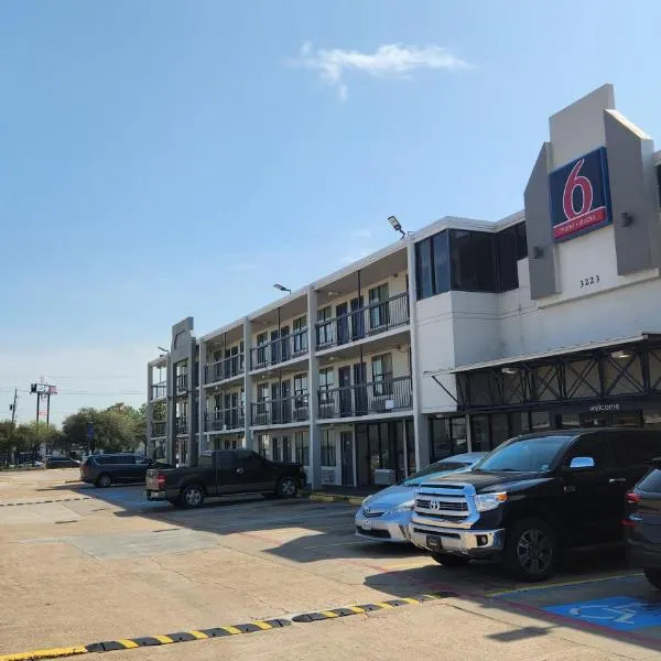 Motel 6 Houston, TX - Medical Center - NRG Stadium，休斯頓的飯店