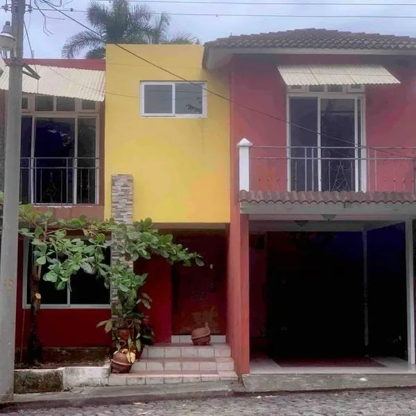 Casa 4 a 5 minutos del IRTRA, hotel in Retalhuleu