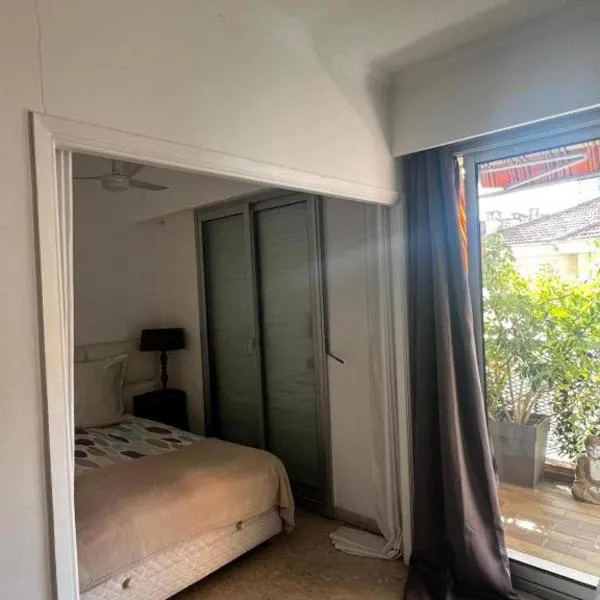 Large Studio 907 near Monte Carlo Casino Monaco, Hotel in Monte-Carlo