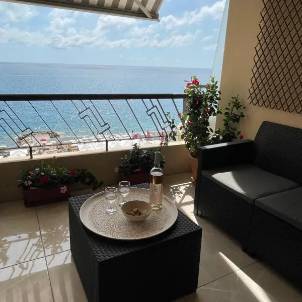 Magnifique appartement avec vue sur mer, Hotel in Nizza