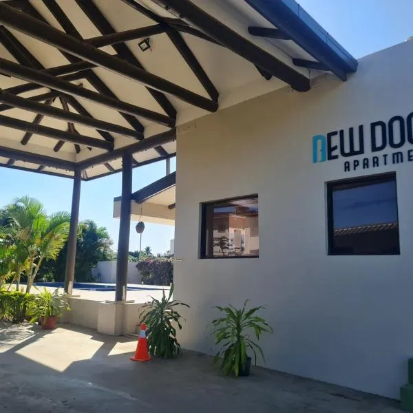 New Door Apartments, מלון בנאדי