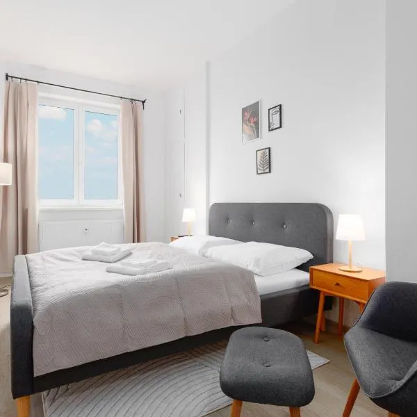 2 bedrooms apartment with kitchen near the subway, hotel en Praga