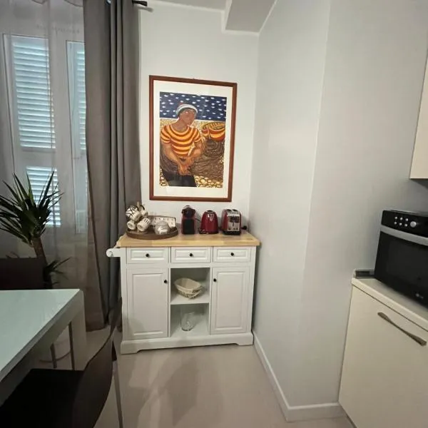 Prato Home - apartment near the beach in Menton, hotel v Mentonu