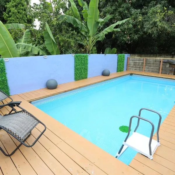 Private 1-Bedroom Villa with Pool & View in Kingston, hotel di Kingston
