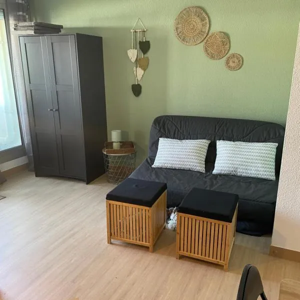 Studio cabine moderne - parking & terrasse, hotel v destinaci La Grande-Motte