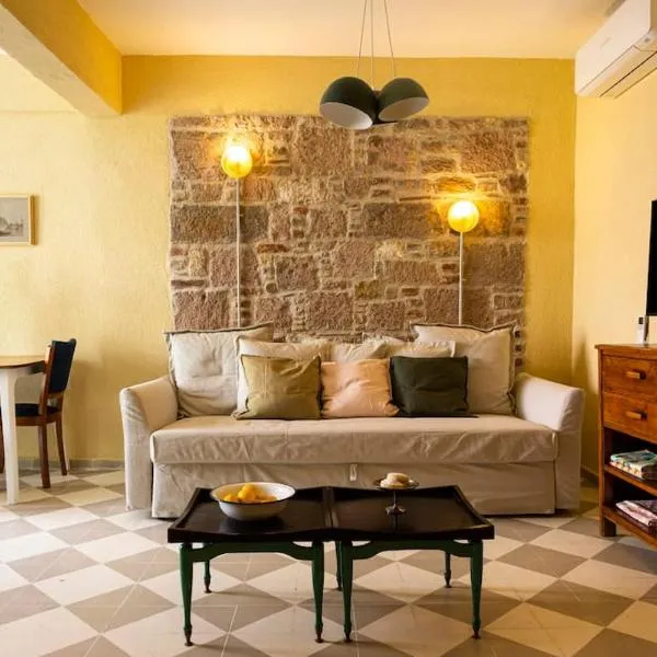 Ayvalık merkezde bahçe kullanımlı daire, hôtel à Ayvalık