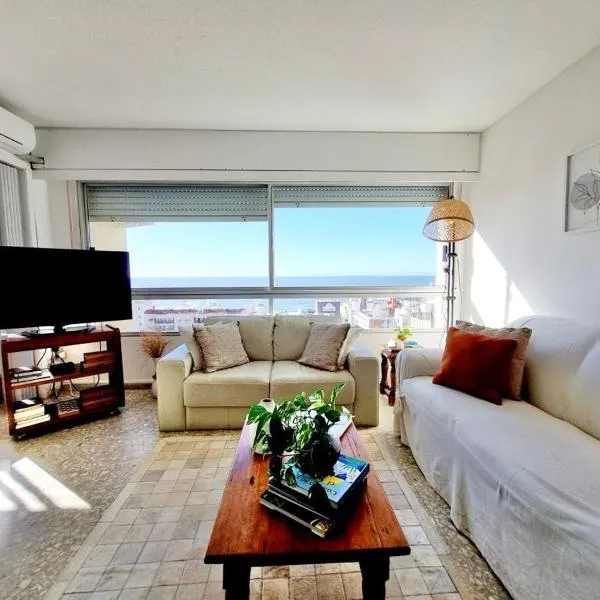 Vista al mar y ambiente acogedor en el corazón de Punta del Este, Hotel in Punta del Este
