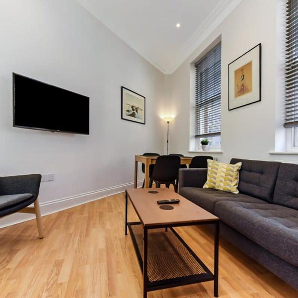 Modern 2 bedroom flat for 4 in Greater London, London