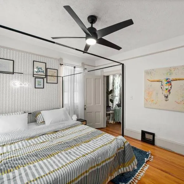 Pet Friendly 2BR in Little Italy # 3, hotel in Cleveland