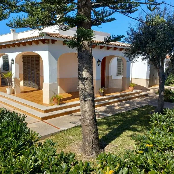 Torres Sureda 171, hotel in Cala Blanca