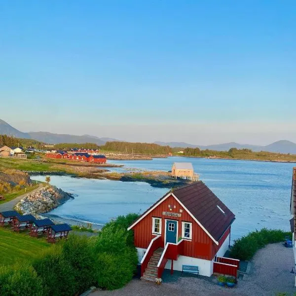 Waterfront Rorbu - By the Beach, hotel en Bud