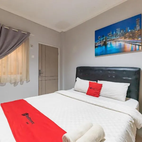 RedDoorz near Botani Square Mall, hotel di Bogor