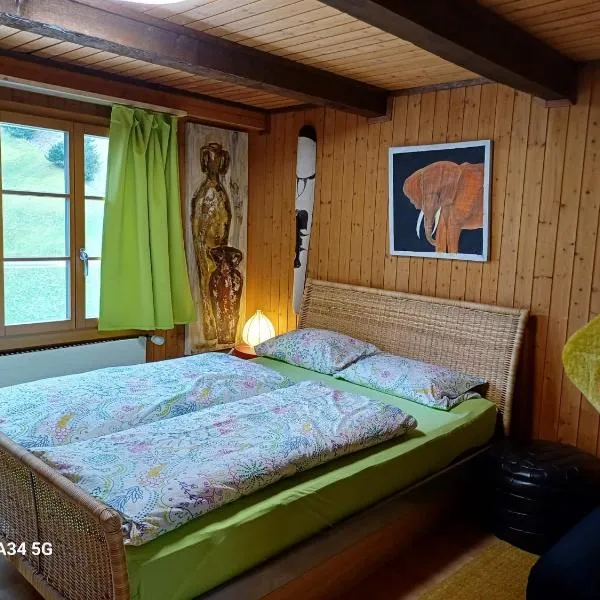 Afrika Zimmer mit Bergblick, hotel v destinaci Emmetten