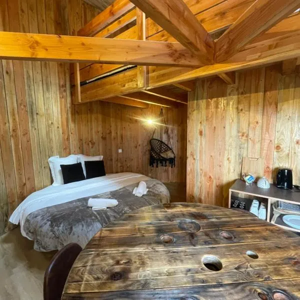La Cabane Tonneau - Les Pieds dans le Pré, hôtel à Les Landes-Génusson