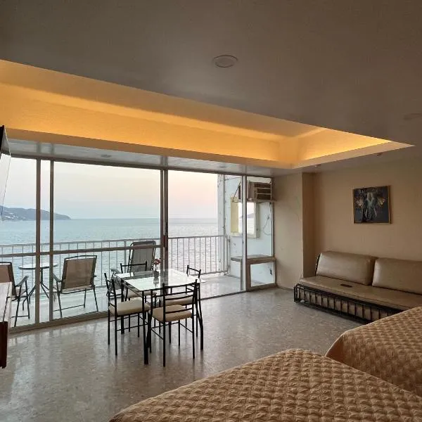 Torres Gemelas Suite VIP Frontal 607, hotel en Acapulco
