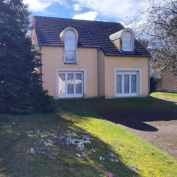 Le Haut Berry, Hotel in Les Aix-dʼAngillon