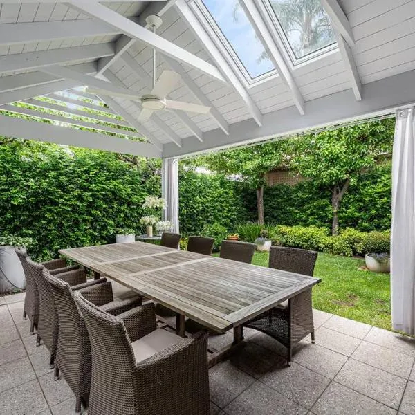 Iris @ Norwood - Luxe 4BR、Kensington and Norwoodのホテル