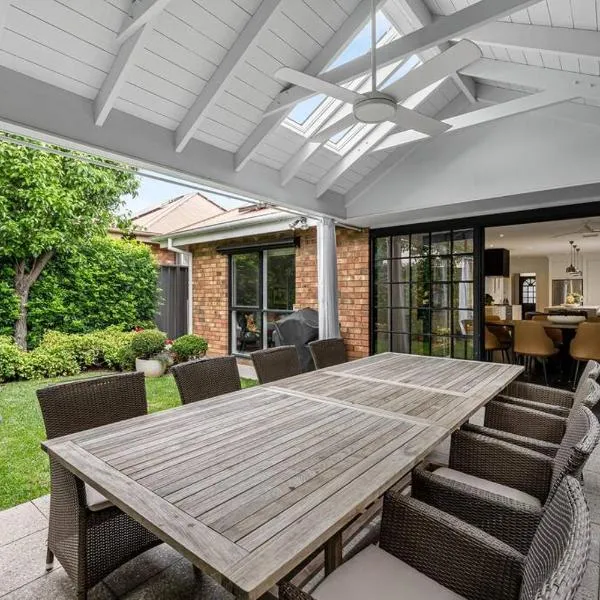 Iris at Norwood - Luxe Indoor-Outdoor Living near CBD, Hotel in Kensington and Norwood
