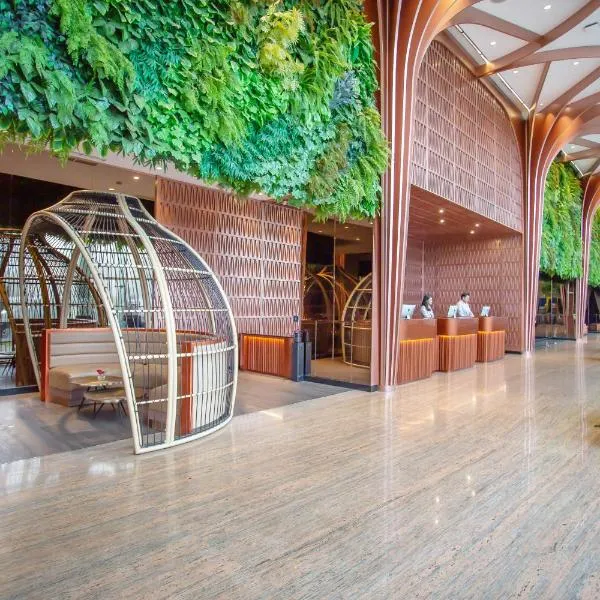 HARRIS Hotel & Conventions Gubeng, hotel in Surabaya