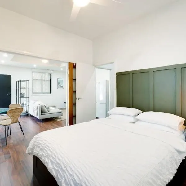 Cute & Cosy - Walk to City, Harbour and Museum, hotel v destinaci Sydney
