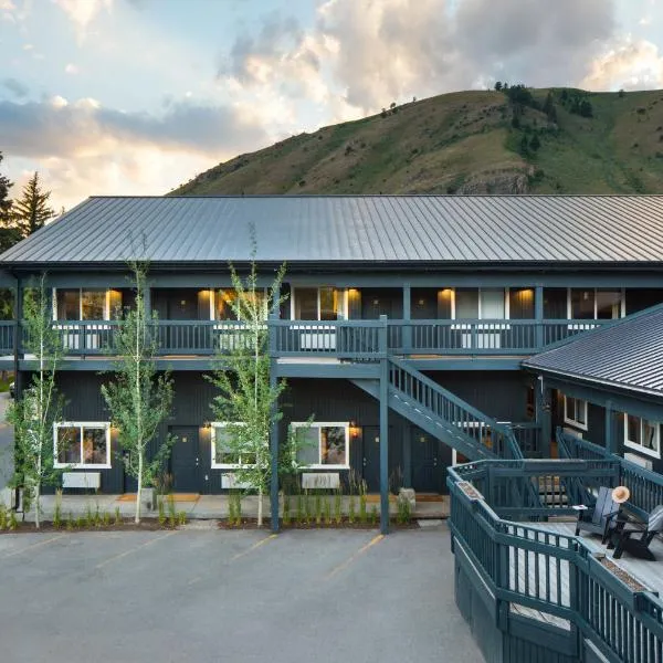 アンヴィル ホテル(Anvil Hotel)、ジャクソンのホテル