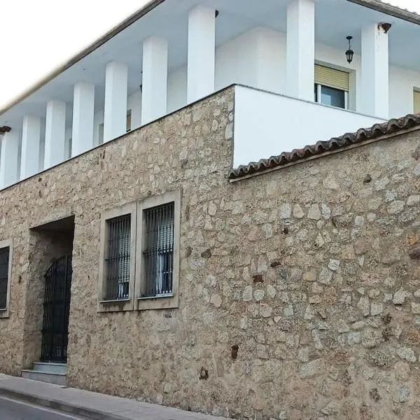 Casa Rural Las Parras 48, hotel v destinaci Malpartida de Cáceres