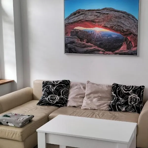 Kawalerka blisko GÓR、グウホワジのホテル