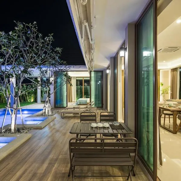 Prime Twilight 4-Bedroom Pool Villa with Mountains, hotel in Hua Hin
