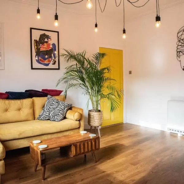 Stylish three-bedroom house in central Lerwick, hotel in Lerwick