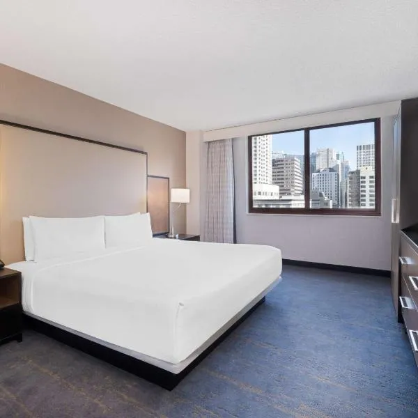 Embassy Suites Chicago - Downtown River North, отель в Чикаго