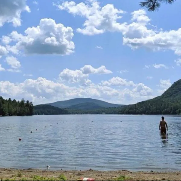 Cedar Creek! Privacy, quick walk to the beach, hotel in East Orange