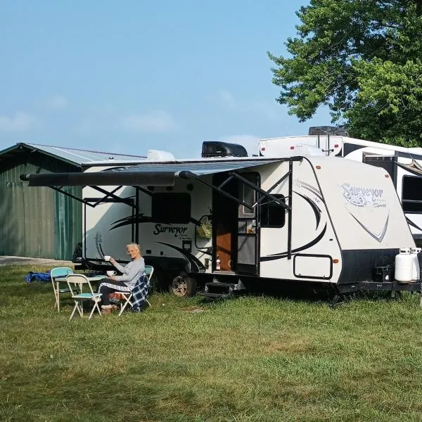 Howland's Hideout、Sampsonのホテル