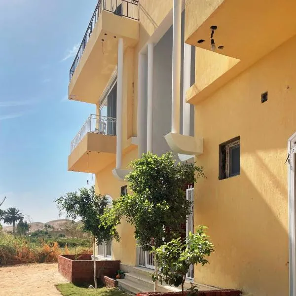 Karima House, hotel in Luxor