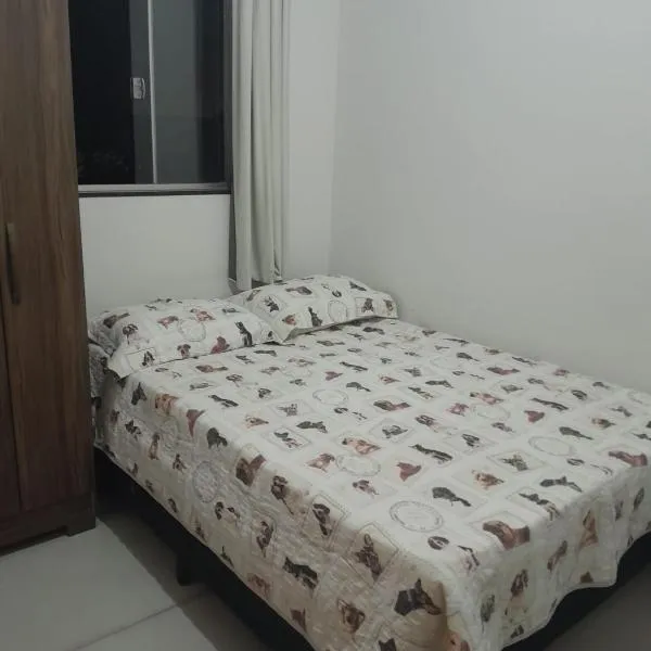 Quarto próximo Av JK, hotel in Patos de Minas