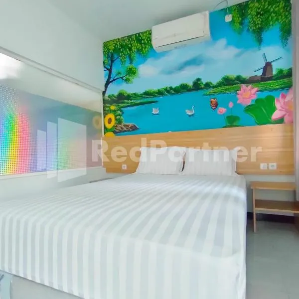 Joy Homestay Near UMJ Jember Mitra RedDoorz, ξενοδοχείο σε Jember