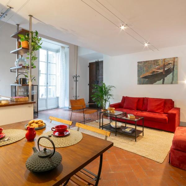 Tintori 1st floor loft in the heart of the city, Florence