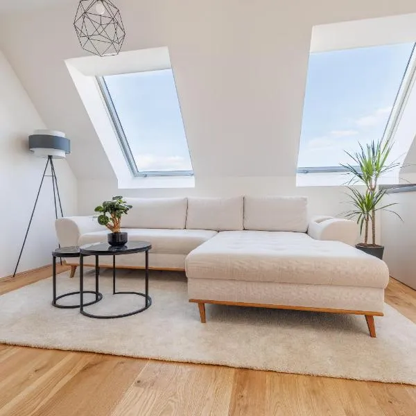 SYMPHONY Apartments 38 - Modern Loft with Terrace and Grill in Central Location, hotel in Vienna