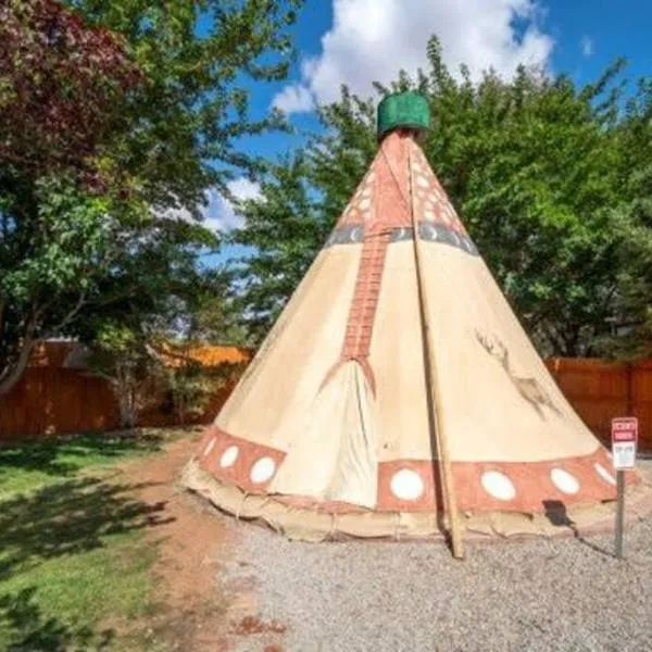 Moab RV Resort Glamping Tipi OKTP-51, Hotel in Moab