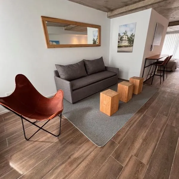 Departamentos en Barrio Gral Paz a pocos metros de clínicas, hotel em Córdoba